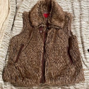Fake fur vest